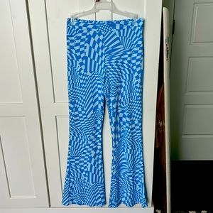 This is a pair of flair leggings!